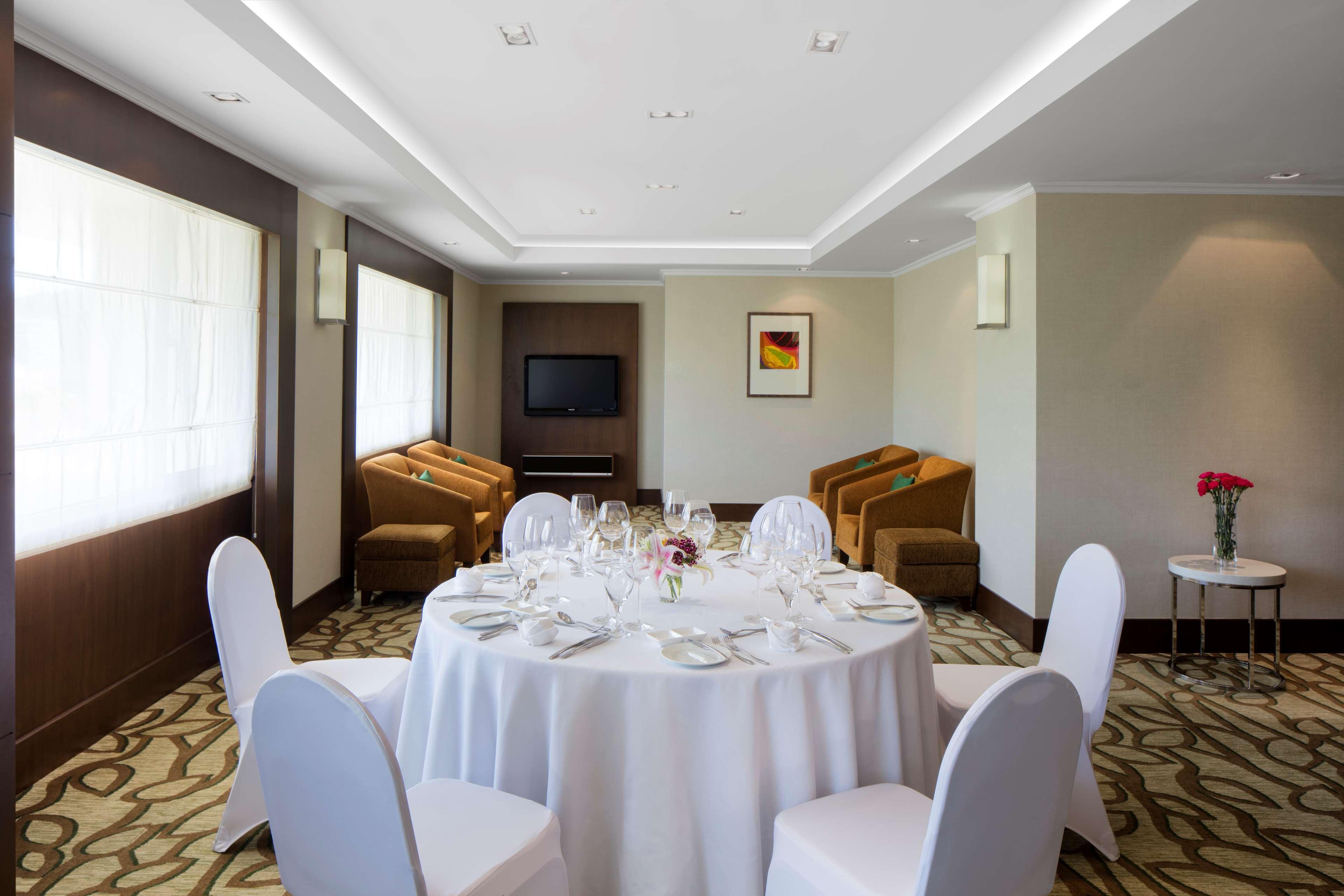 בנדר סרי בגאוואן Radisson Hotel Brunei Darussalam מראה חיצוני תמונה