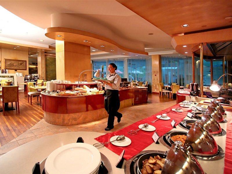 בנדר סרי בגאוואן Radisson Hotel Brunei Darussalam מראה חיצוני תמונה